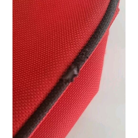 Hello Kitty Sanrio Red Handbag Purse Zip Closure - Picture 8 of 9